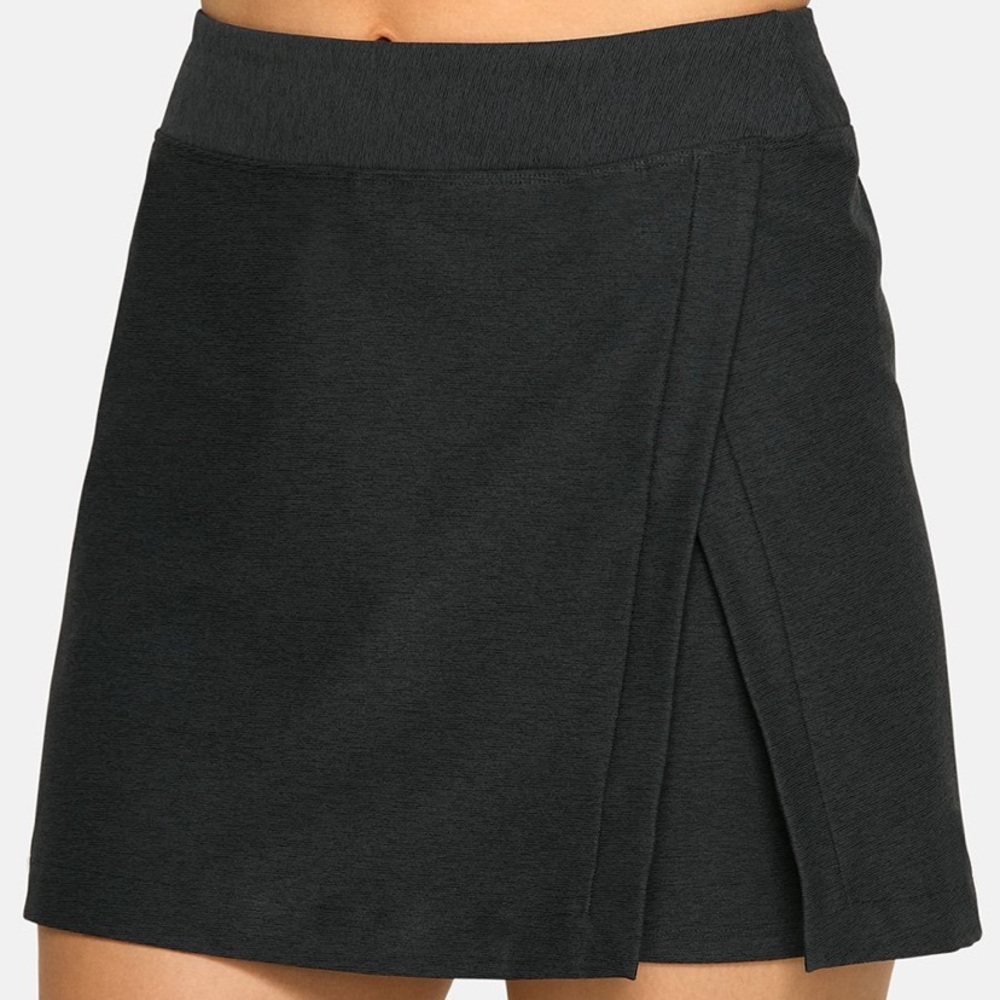 🚫ISO Outdoor Voices Court Skort!